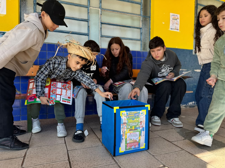 Parobé lança campanha para reciclar resíduos de figurinhas da Copa do Mundo